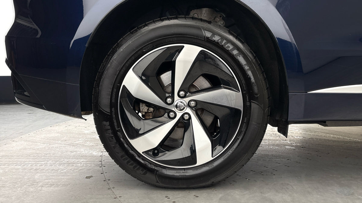 Jaguar F-PACE Image 10