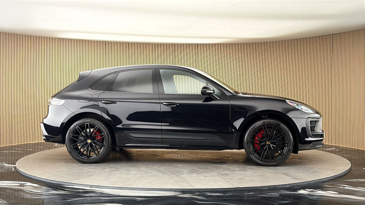 More views of Porsche Macan