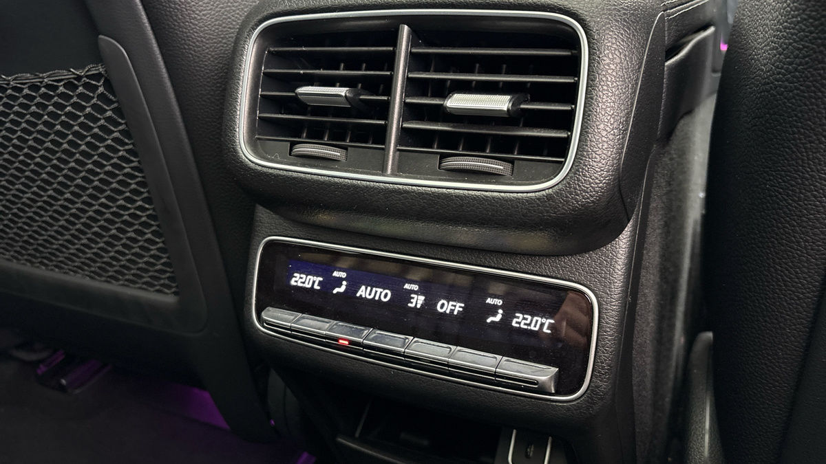 Mercedes-Benz GLE Image 28