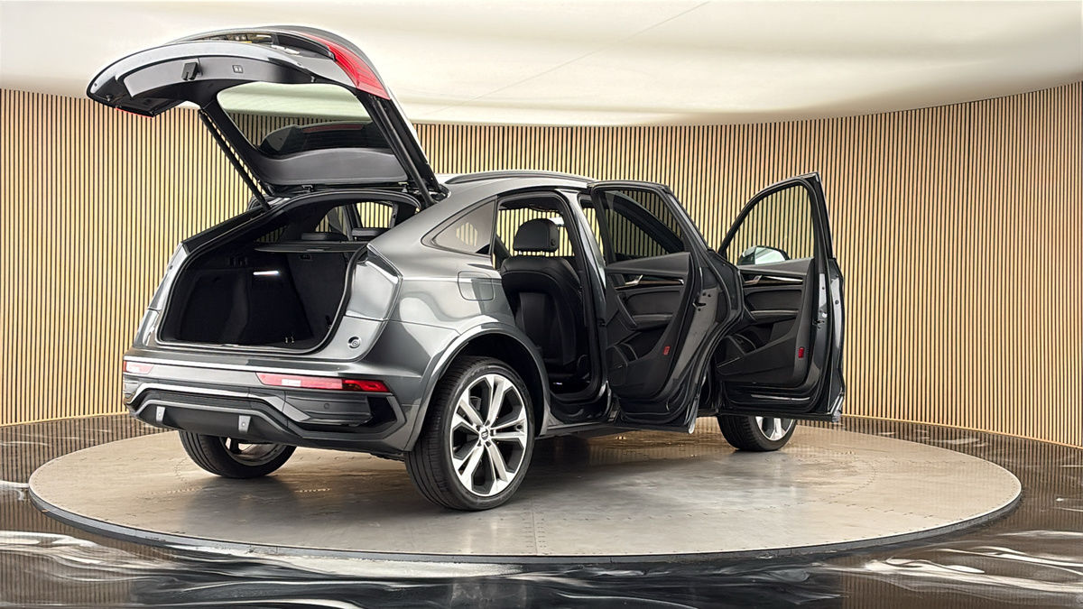 More views of Audi Q5