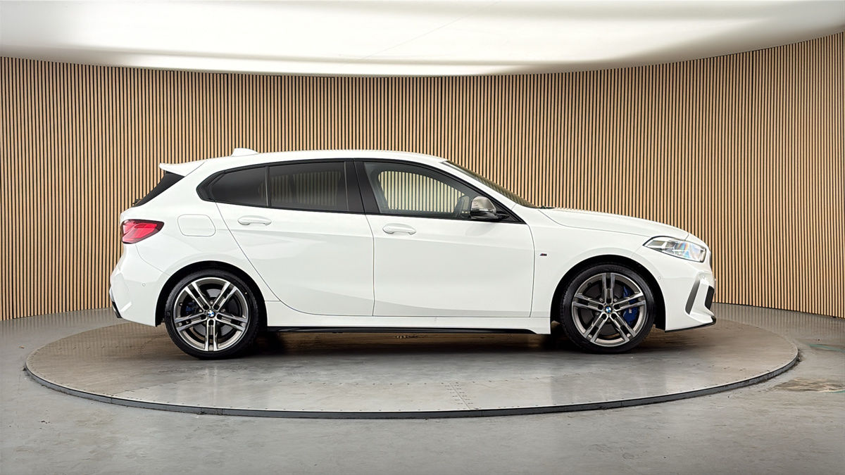 BMW 1 Series Image 16
