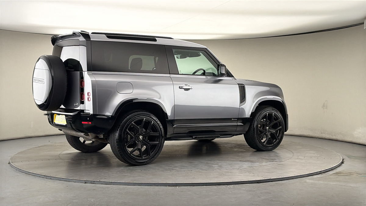 More views of Land Rover Defender 90