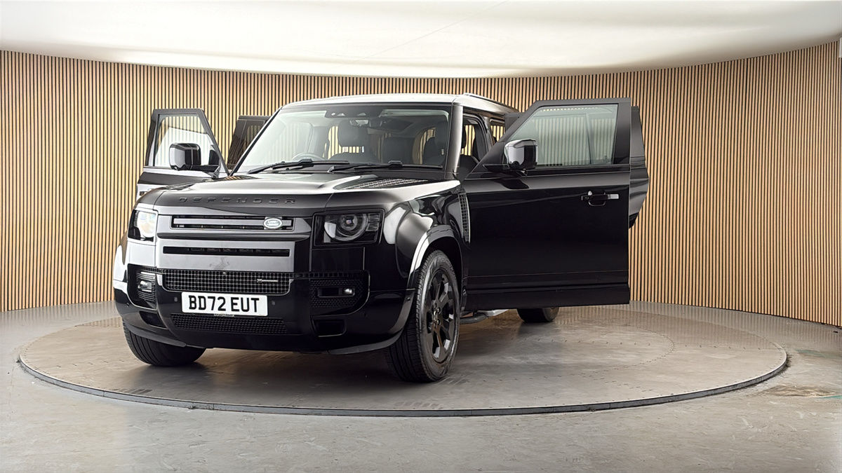 More views of Land Rover Defender 110