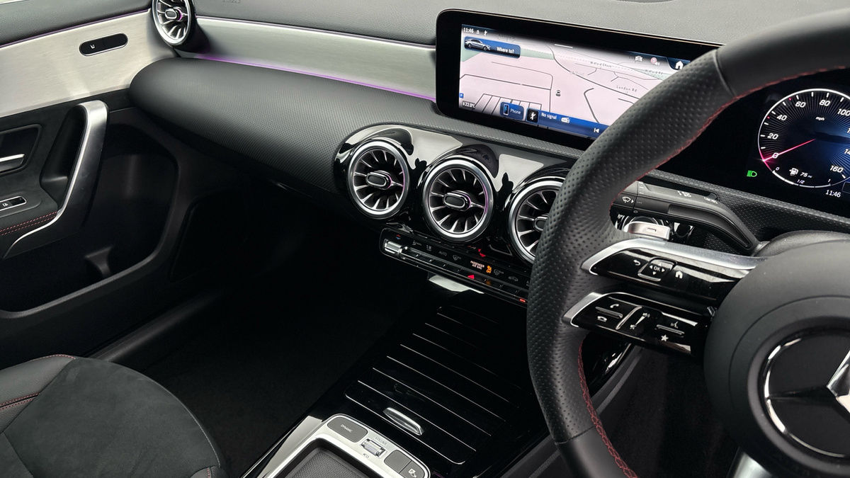 Mercedes-Benz A Class Image 18