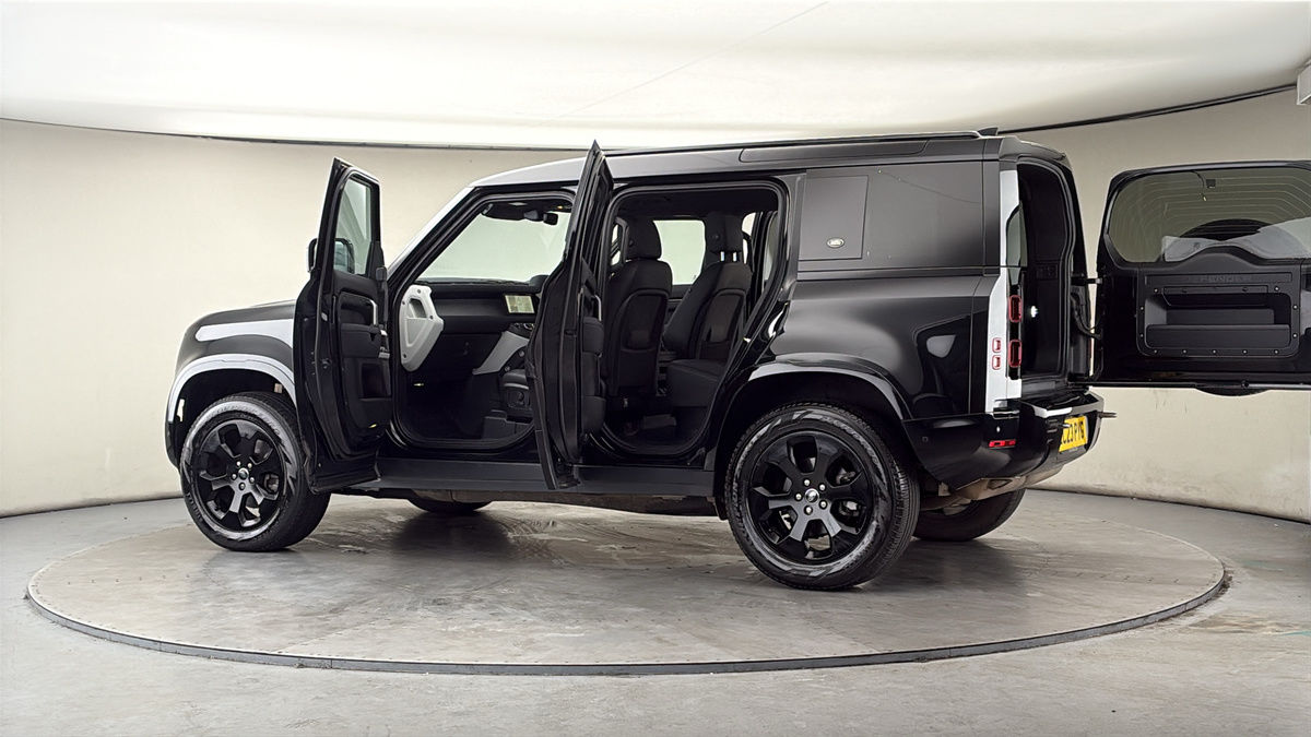 More views of Land Rover Defender 110