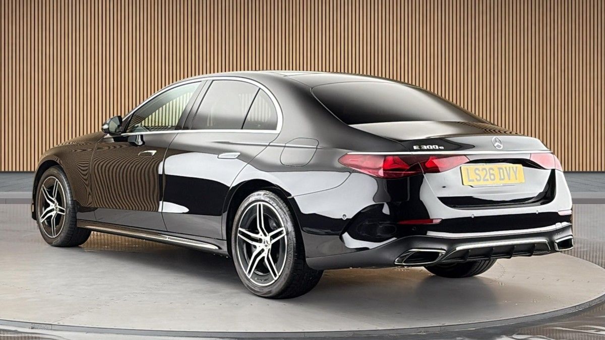 Mercedes-Benz E Class Image 2