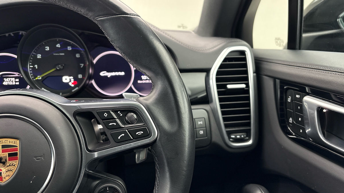 Porsche Cayenne Image 14