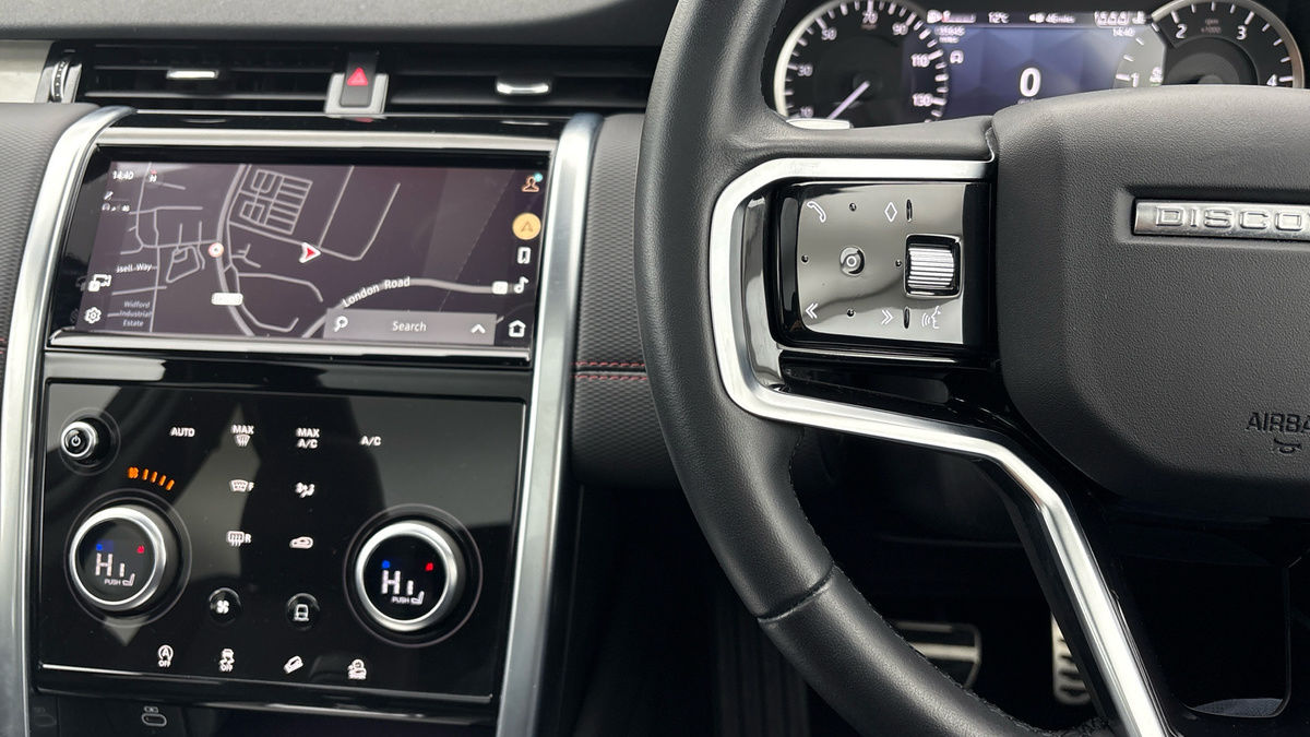 Land Rover Discovery Sport Image 13