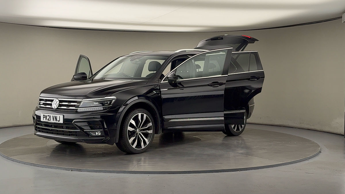 More views of Volkswagen Tiguan Allspace