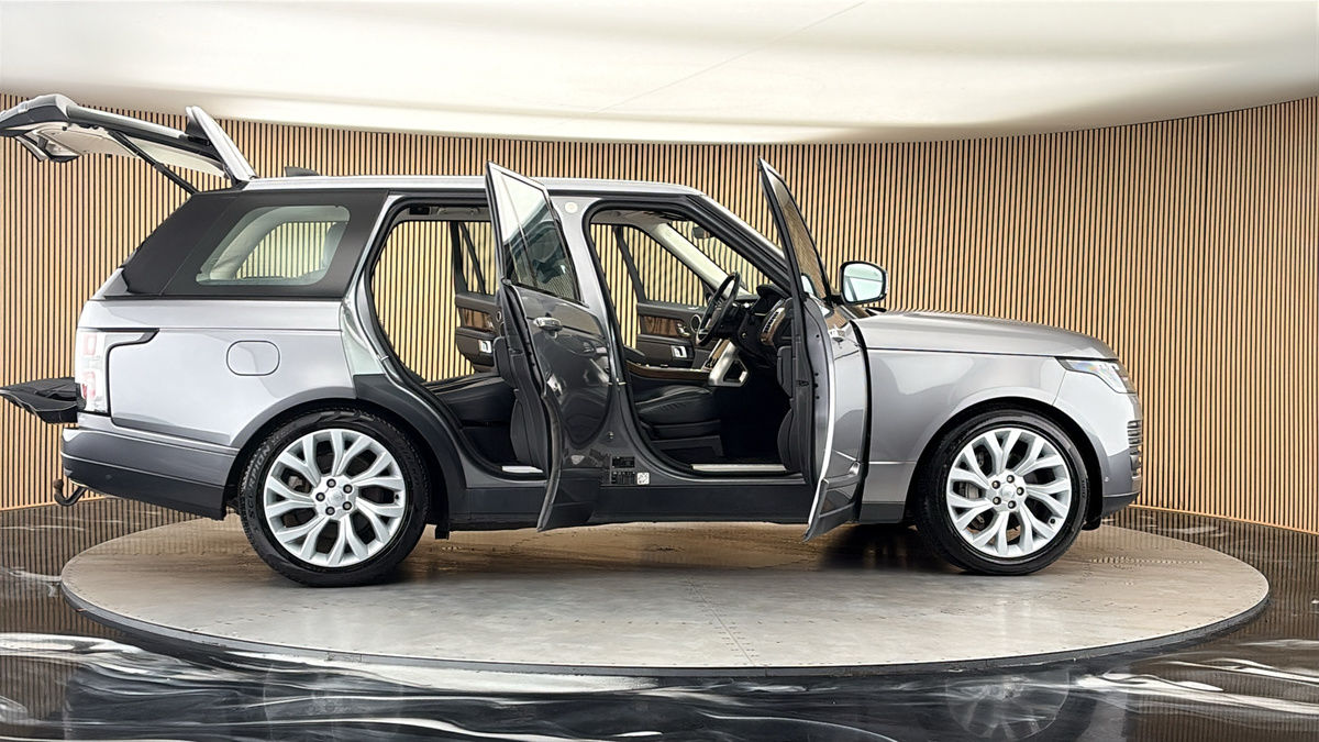 More views of Land Rover Range Rover