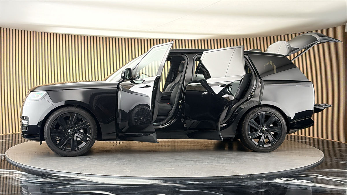 More views of Land Rover Range Rover