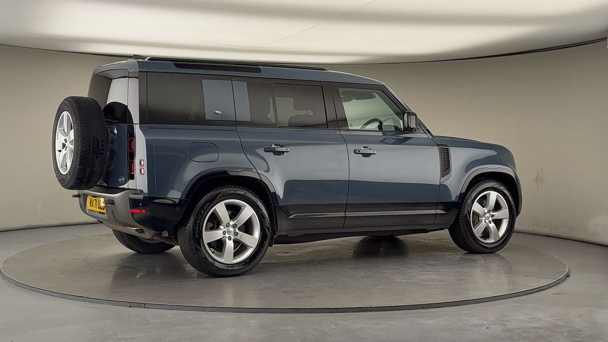 More views of Land Rover Defender 110