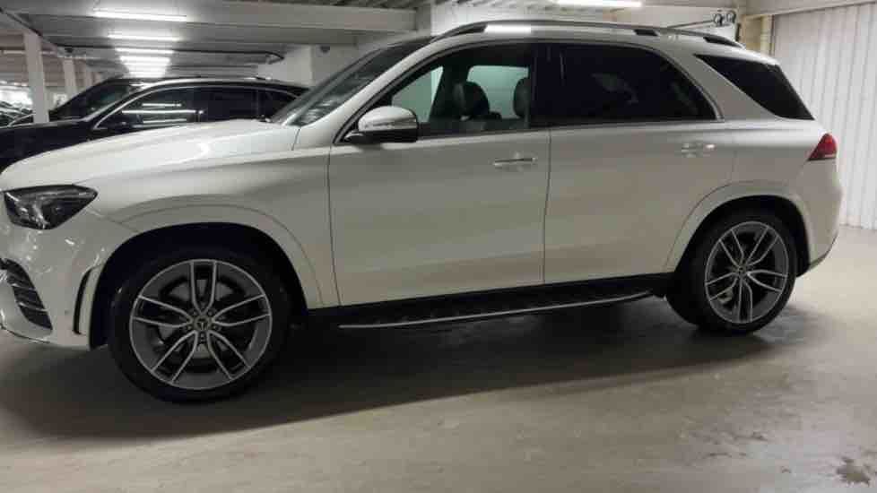 More views of Mercedes-Benz GLE