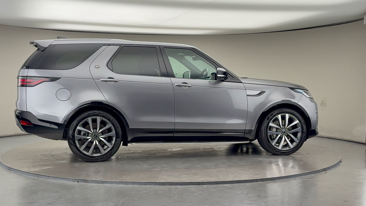 More views of Land Rover Discovery