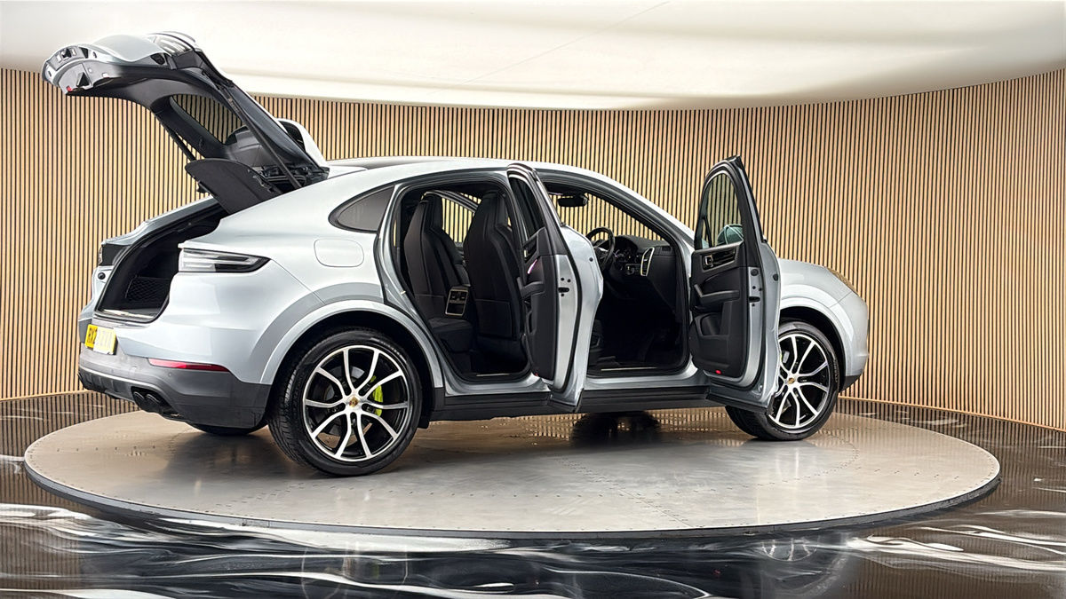 More views of Porsche Cayenne