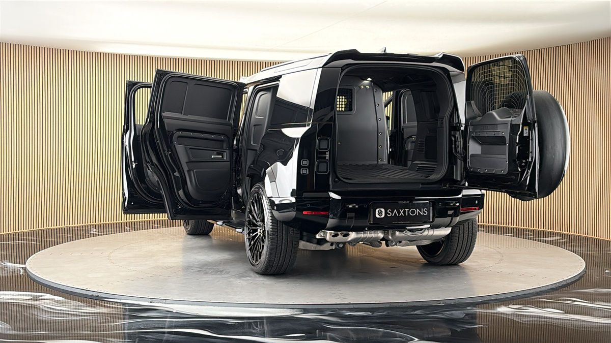More views of Land Rover Defender 110