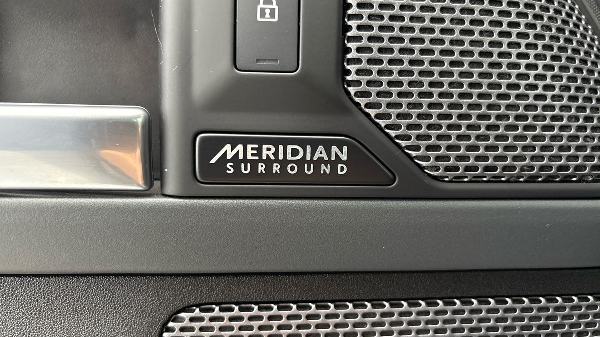 Land Rover Defender 90 Image 25