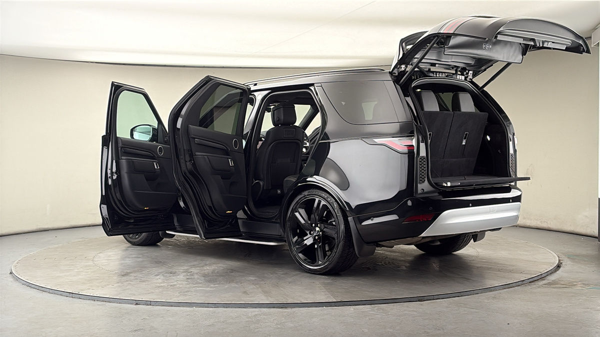 More views of Land Rover Discovery