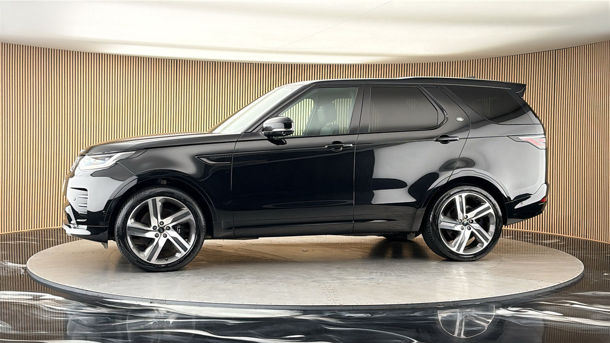 More views of Land Rover Discovery