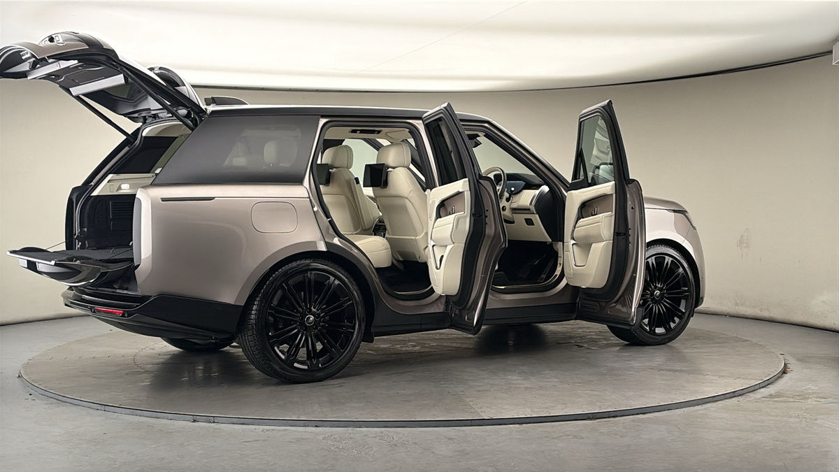 More views of Land Rover Range Rover