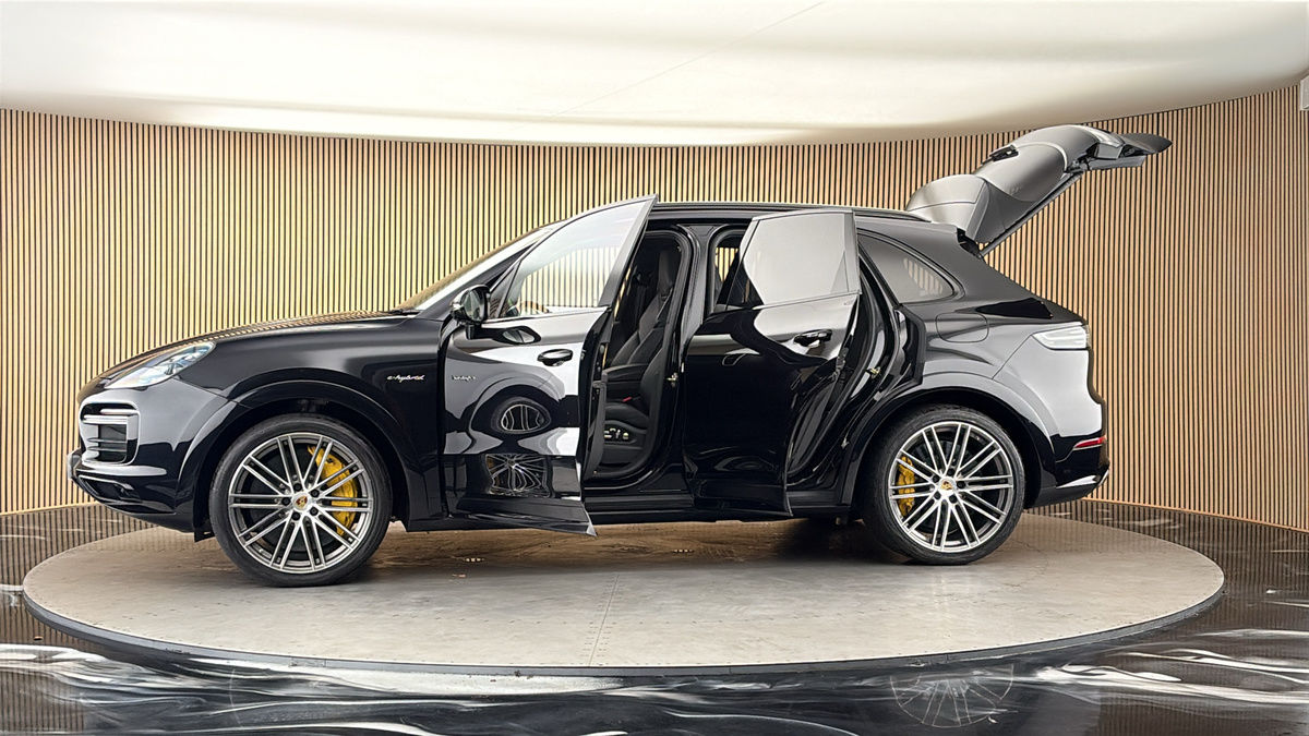 More views of Porsche Cayenne