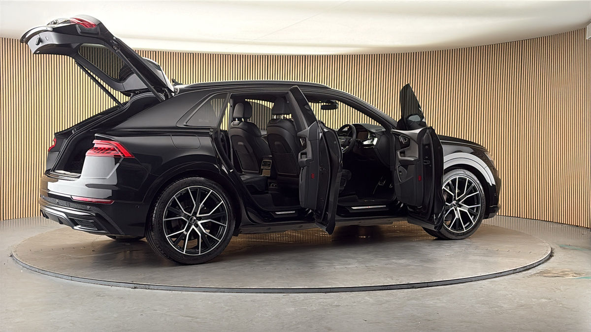 More views of Audi Q8