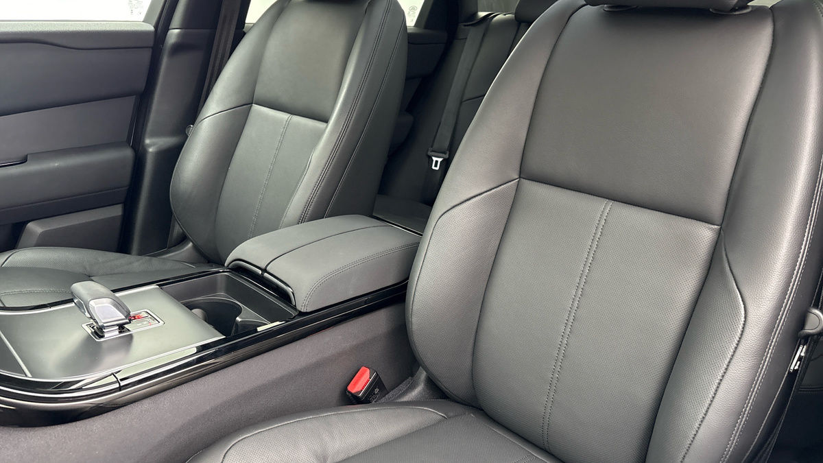 Land Rover Range Rover Velar Image 7