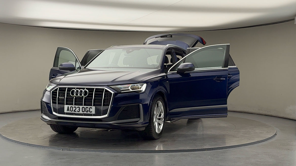 More views of Audi Q7