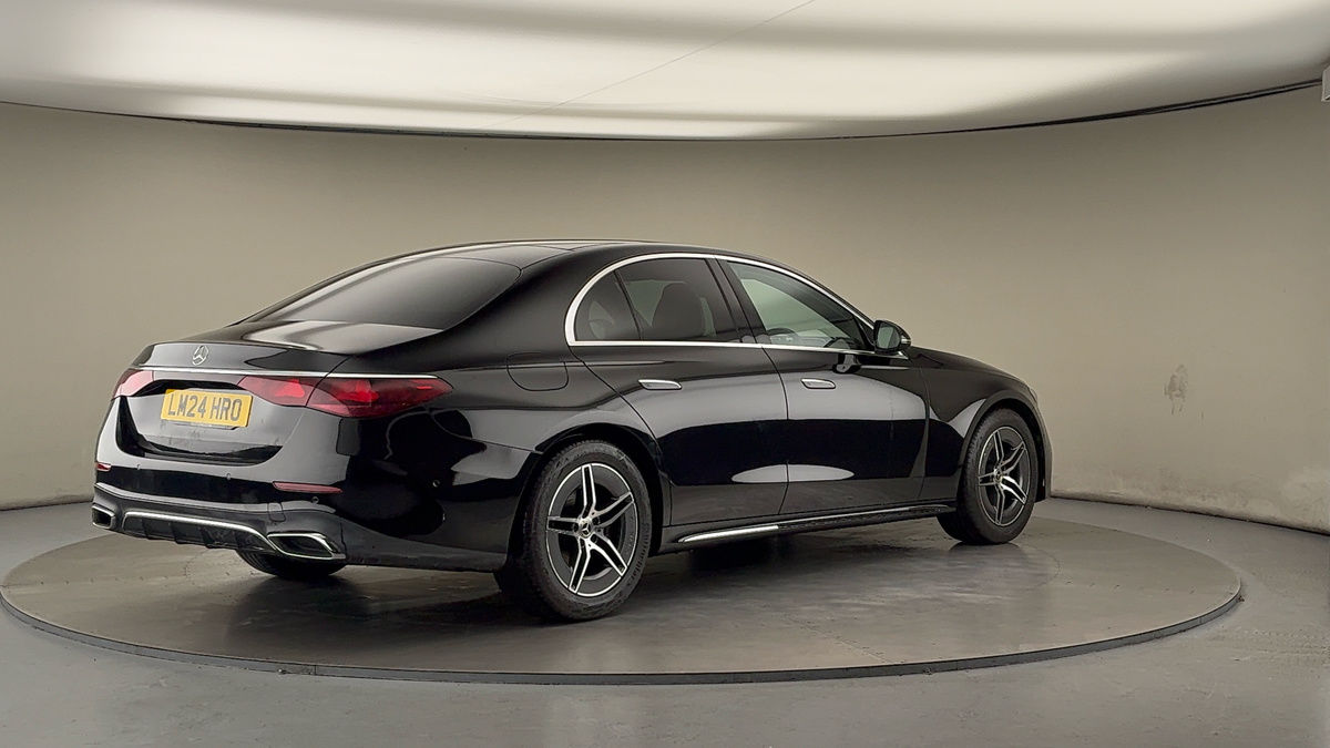 Mercedes-Benz E Class Image 21