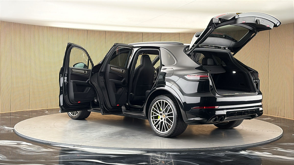 More views of Porsche Cayenne