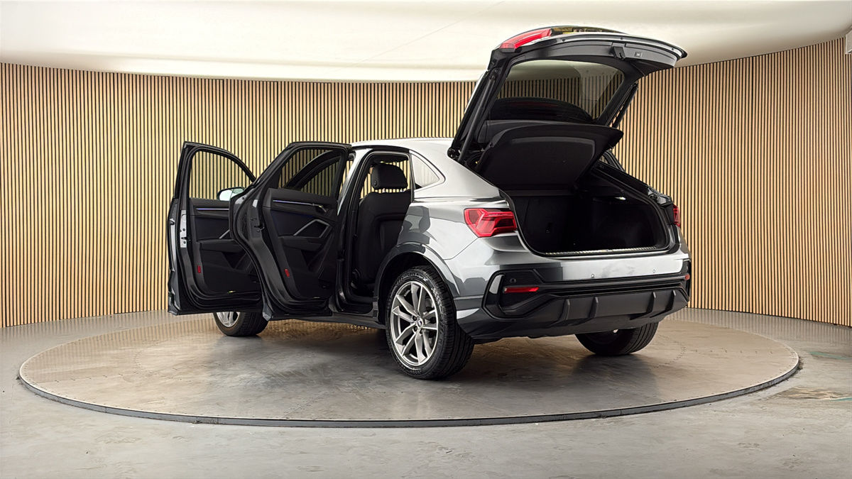 Audi Q3 Image 44