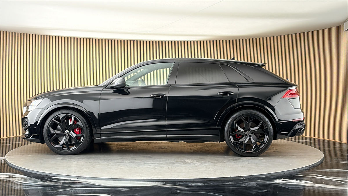 More views of Audi RSQ8