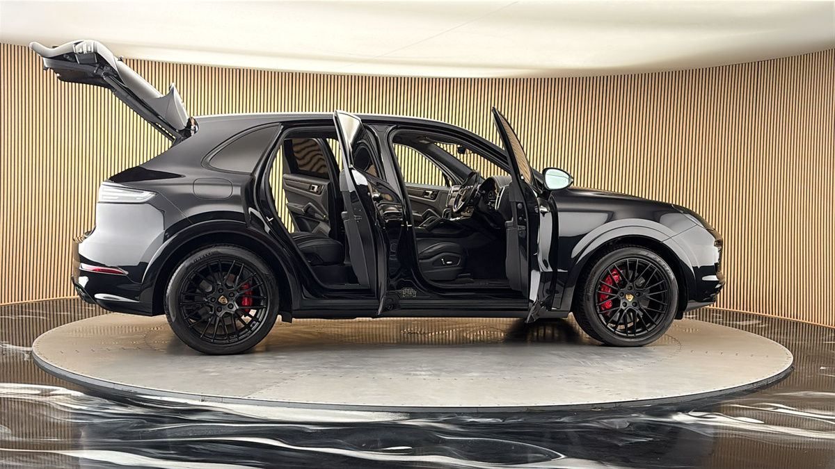 More views of Porsche Cayenne