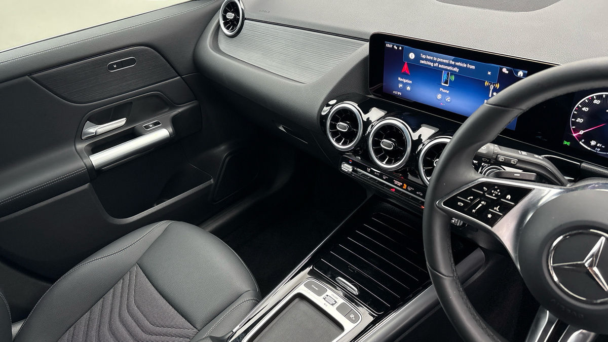 Mercedes-Benz GLA Image 18