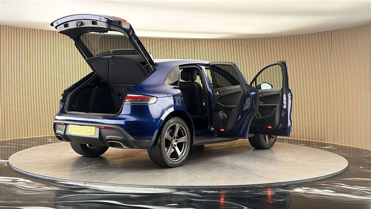More views of Porsche Macan