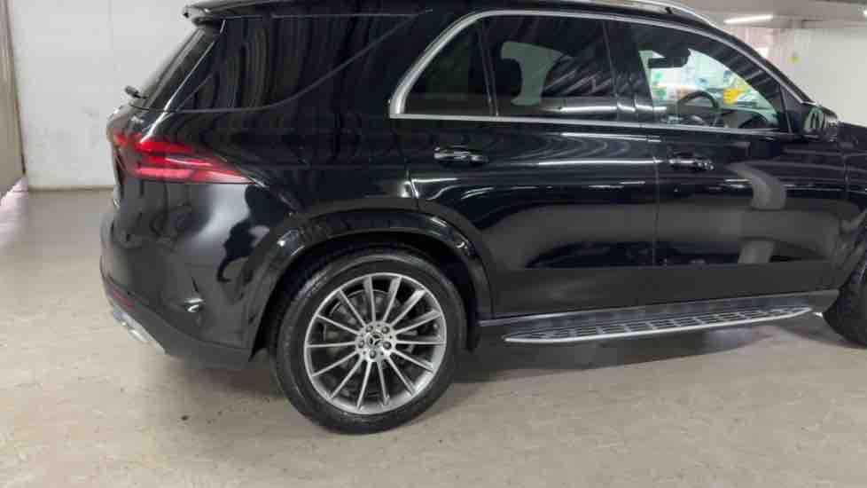 More views of Mercedes-Benz GLE