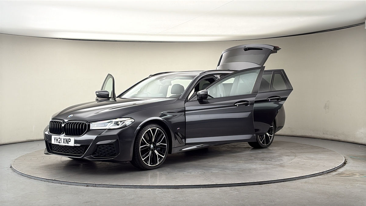 BMW 5 Series Image 22