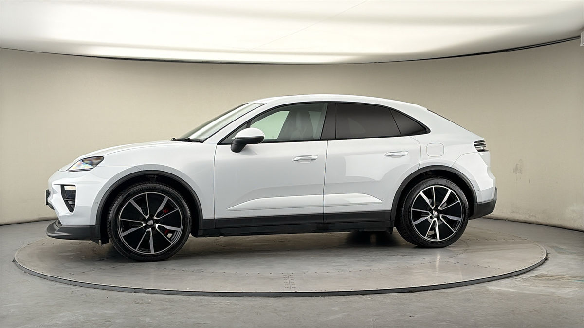 More views of Porsche Macan