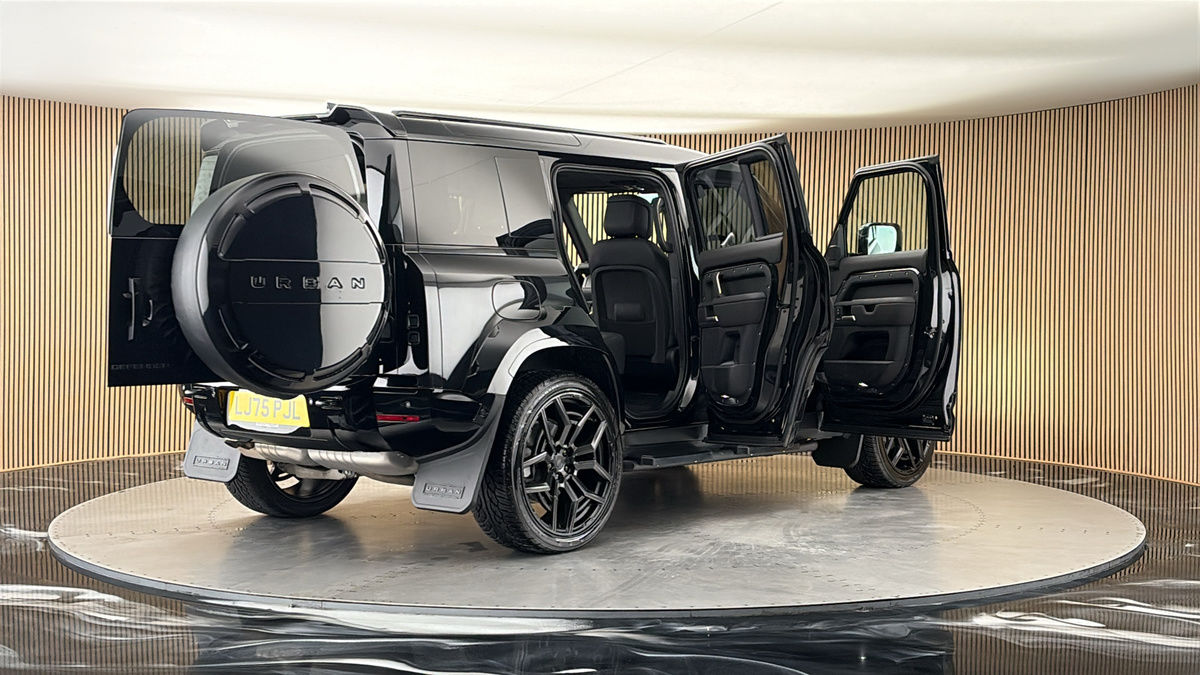 More views of Land Rover Defender 110