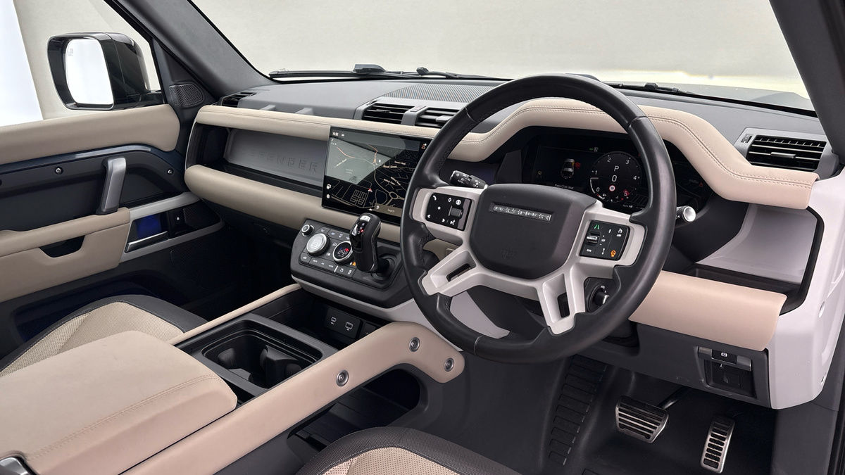 Land Rover Defender 90 Image 5