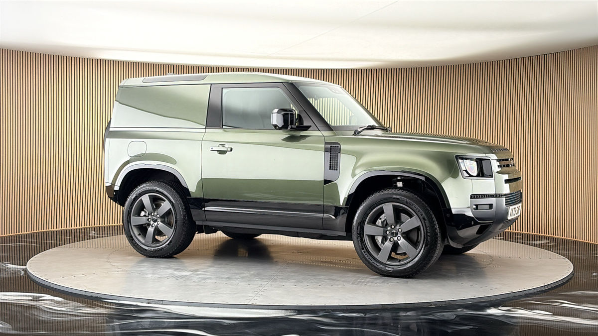 More views of Land Rover Defender 90
