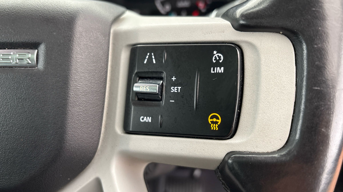 Land Rover Defender 90 Image 27