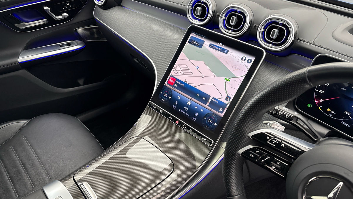 Mercedes-Benz GLC Image 18