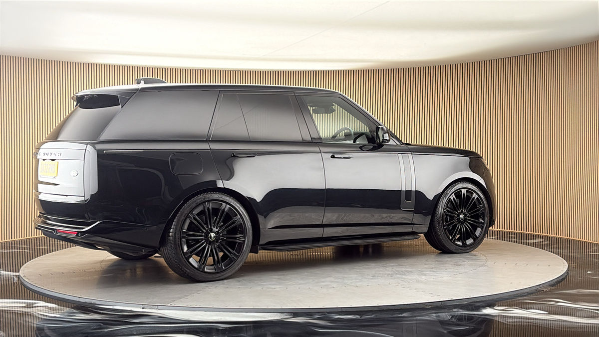 More views of Land Rover Range Rover