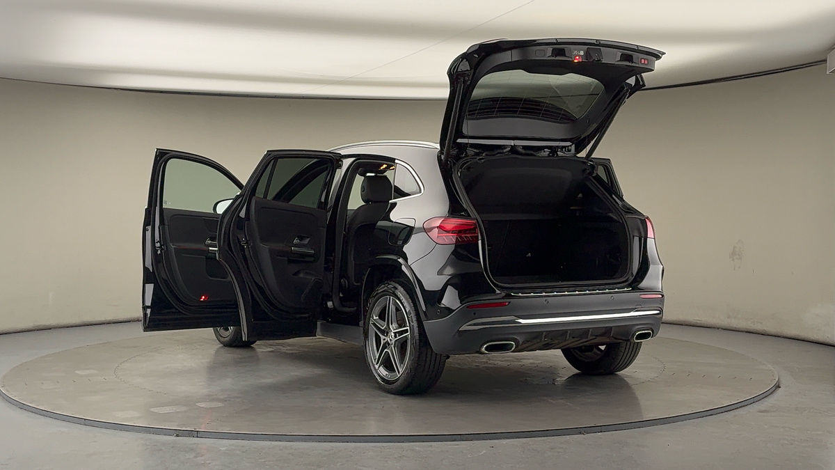 Mercedes-Benz GLA Image 23