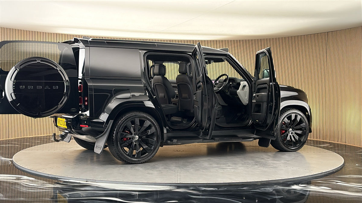 More views of Land Rover Defender 110