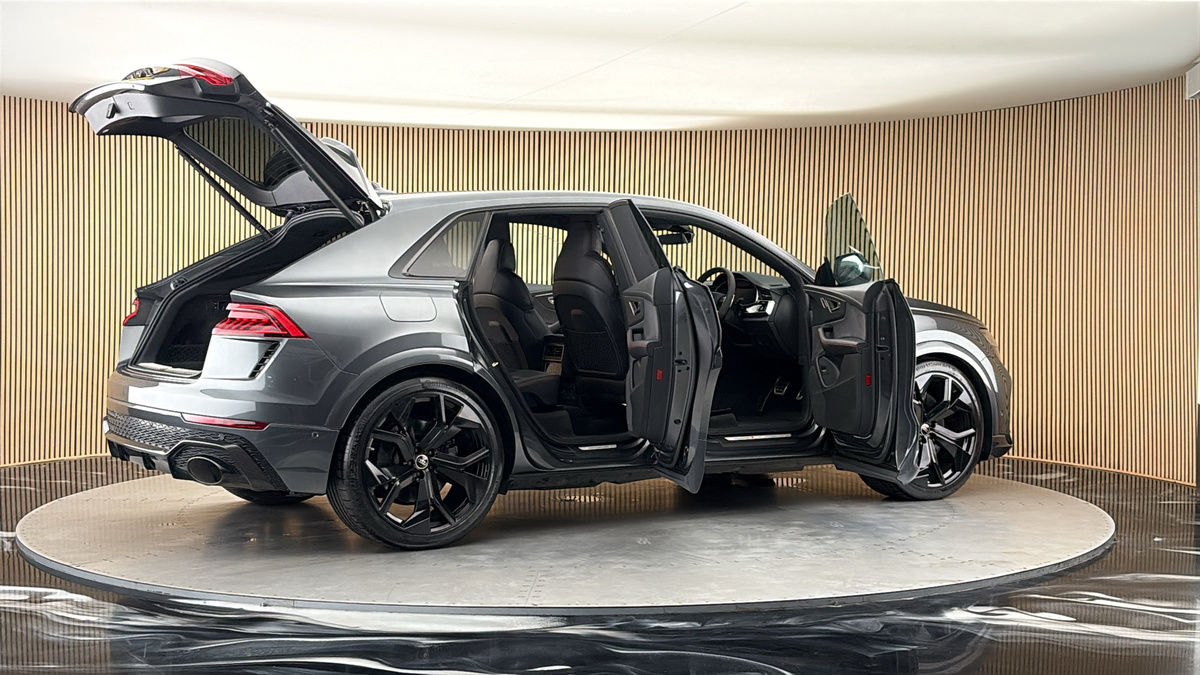 More views of Audi RSQ8
