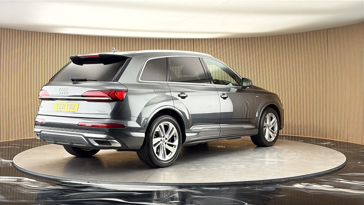 Audi Q7 Image 21