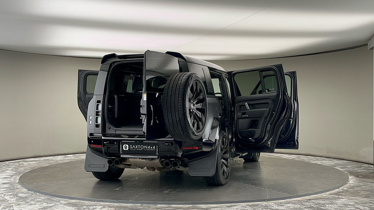 More views of Land Rover Defender 110