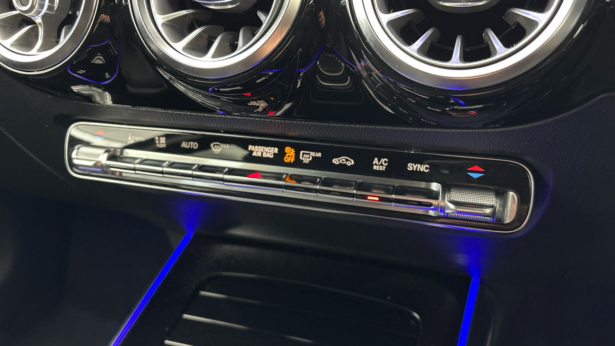 Mercedes-Benz GLA Image 6